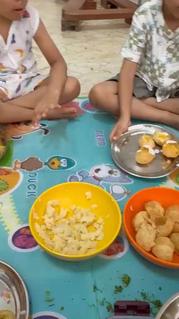 Video of snack time at Vasishtha School